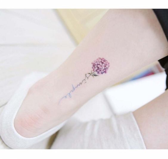 tatuaje flor14 - Pequeños Y Hermosos Tatuajes De Flores Para Mujer