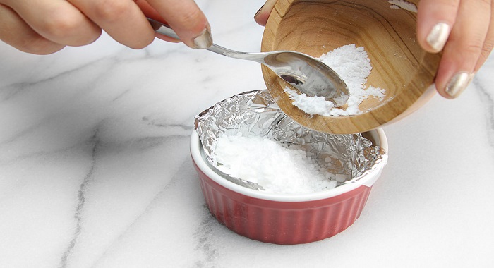 blanquear codo bicarbonato - 5 trucos para blanquear los codos con recetas caseras
