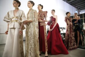 tudo sobre a alta costura quanto custa quem faz e quem compra 300x200 - Miles de outfits que inspiraran tu dia